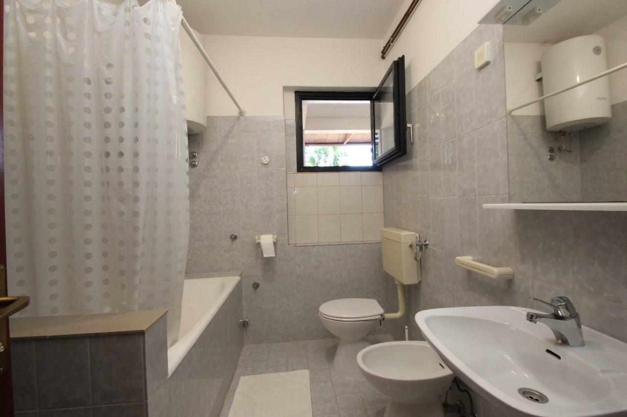 Apartment Sasa Bozac Poreč Exterior foto